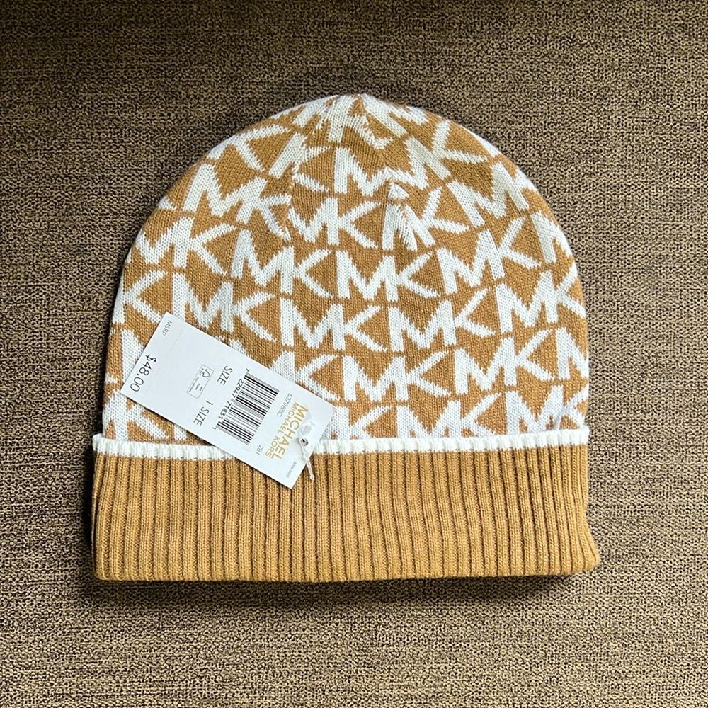 New Michael Kors Signature MK Logo Beanie One Size in Camel & Cream